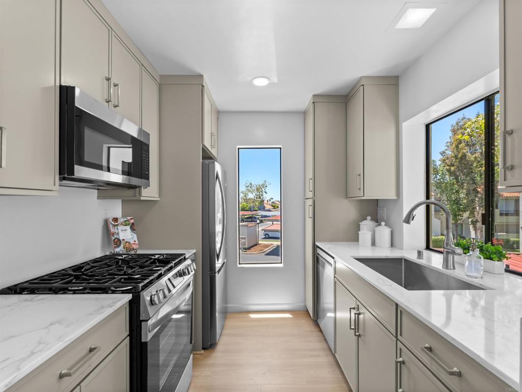 11179 Camino Ruiz - photo 11