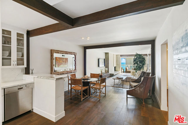22626 Pacific Coast Highway, Malibu CA: https://media.crmls.org/mediaz/61790a9c-9d0d-422e-b746-1e20ee687157.jpg