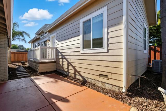 1297 Chesbro Way, Gilroy CA: https://media.crmls.org/mediaz/6179a7d7-1be7-4aee-b02b-92f8668e6b4c.jpg