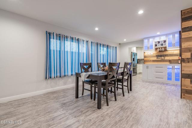 2760 Royal Avenue, Simi Valley CA: https://media.crmls.org/mediaz/617a9af8-e6e1-4569-aab9-80bf17a17418.jpg