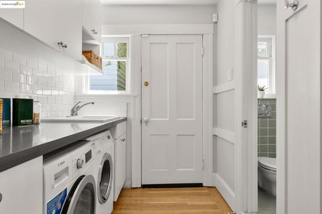 2842 Ashby Ave, Berkeley CA: https://media.crmls.org/mediaz/617aa088-4e44-49c1-b188-2ba01a92711c.jpg