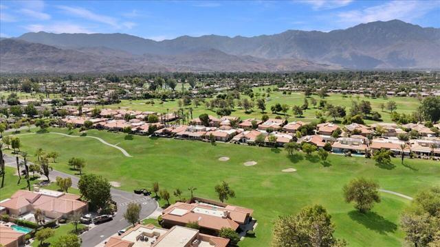 23 Pine Valley Drive, Rancho Mirage CA: https://media.crmls.org/mediaz/617af454-8f58-4466-8ddb-9285e7426e64.jpg