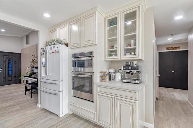 Image 18 of 46 For 4253 Rosenbaum Avenue