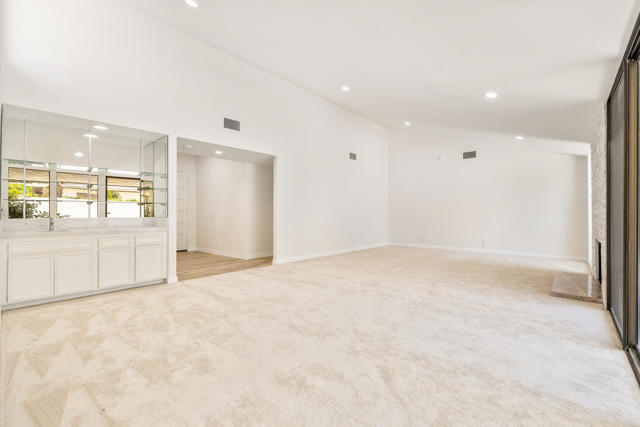 46428 War Bonnet Circle, Indian Wells CA: https://media.crmls.org/mediaz/617cc844-c649-4440-815c-7c23113ae0b6.jpg
