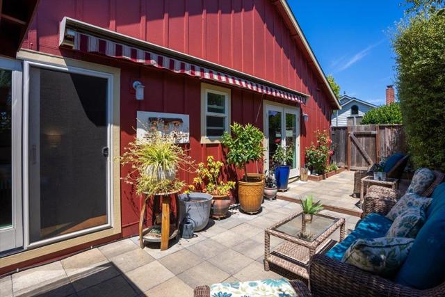 4214 Gull Cove Way, Capitola CA: https://media.crmls.org/mediaz/617da470-bc3d-4d38-aee6-9ec23934eead.jpg
