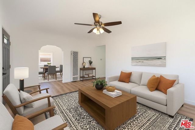 672 E 119th Street, Los Angeles CA: https://media.crmls.org/mediaz/617dccc6-9685-4e24-a136-e4d1812a7a53.jpg