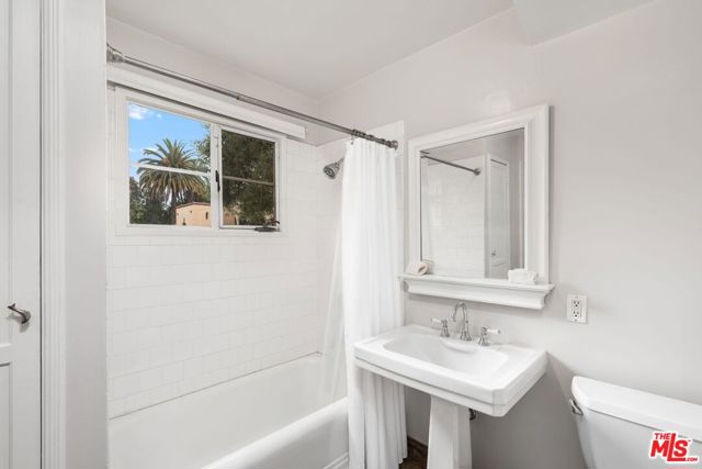 4310 Cedarhurst Circle, Los Angeles CA: https://media.crmls.org/mediaz/617dfb34-f3d6-446d-98ea-6cbf01e4e428.jpg