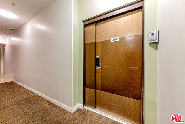 903 S New Hampshire Avenue, Los Angeles CA: https://media.crmls.org/mediaz/617e54ab-38fa-45eb-b8e4-35778c89d151.jpg