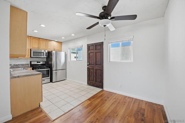 Image 6 of 23 For 4875 Cole St  69