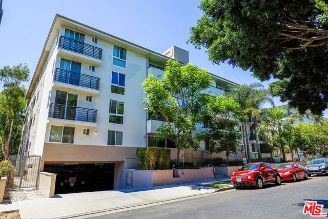 833 Edinburgh, Los Angeles CA: https://media.crmls.org/mediaz/617ef741-16ea-40ba-aafc-7aa3abe8b767.jpg