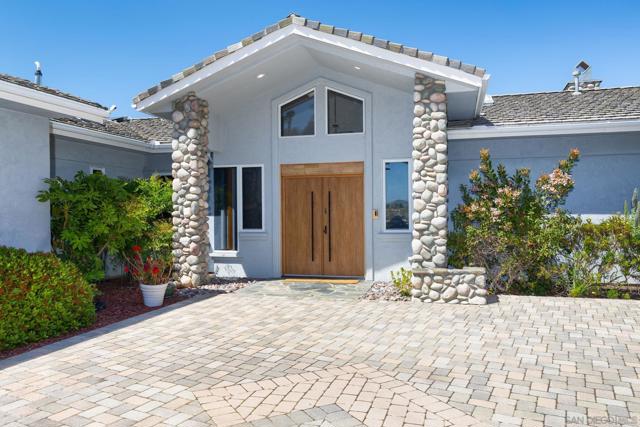 16334 Woodson View Rd, Poway CA: https://media.crmls.org/mediaz/617f289b-2bbb-440d-86b2-fcc52fa6c1aa.jpg