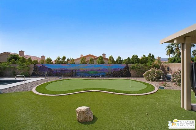 74121 Kingston Court, Palm Desert CA: https://media.crmls.org/mediaz/617f8417-ad7e-452e-8008-105d2abf329c.jpg
