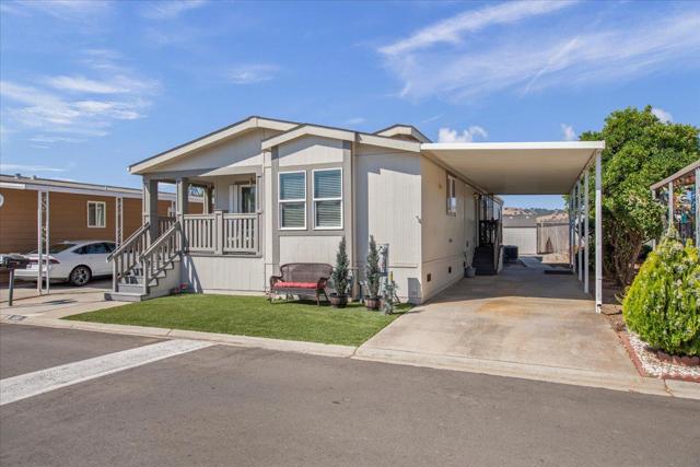 275 Burnett Avenue, Morgan Hill CA: https://media.crmls.org/mediaz/617fbf92-cf2c-41c0-aebe-cdde4d0ff007.jpg