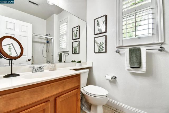 1033 LANTERN BAY, Hercules CA: https://media.crmls.org/mediaz/617fee57-a00d-4d4f-979c-32f8993c0c9d.jpg