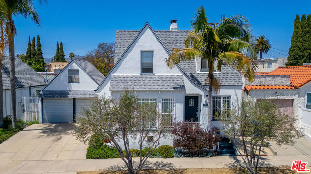 500 N Alta Vista Boulevard, Los Angeles CA: https://media.crmls.org/mediaz/61800844-c1c8-4f7d-9ee1-a301a7eb5ea5.jpg