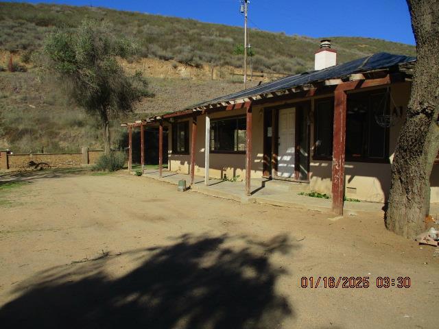 34120 Fabry Road, Soledad CA: https://media.crmls.org/mediaz/6180188b-4287-4748-8d2b-a0d746c731c2.jpg