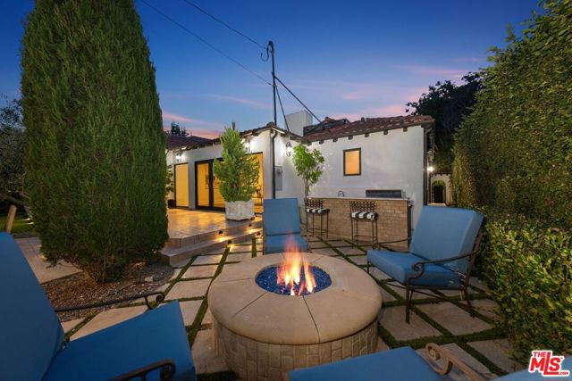 514 N Walden Drive, Beverly Hills CA: https://media.crmls.org/mediaz/6180494e-fa99-4843-9e9c-e9be341da8b0.jpg