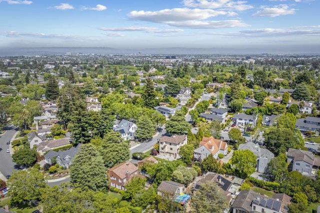 320 Jackson Street, San Mateo CA: https://media.crmls.org/mediaz/61812dfe-b3ff-4797-b6ad-c6ef6280c68d.jpg