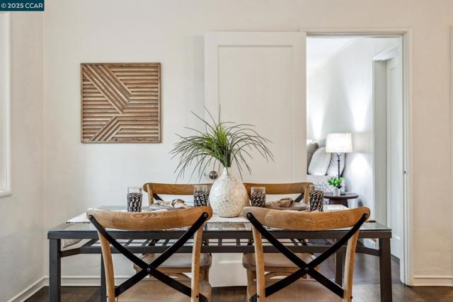 5810 Estates Dr, Oakland CA: https://media.crmls.org/mediaz/618140f3-7aca-4466-a339-d4aaa0842c38.jpg