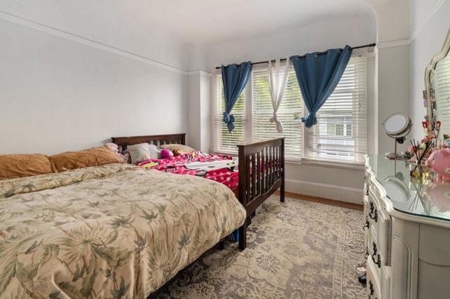 373 Winchester Street, Daly City CA: https://media.crmls.org/mediaz/61815dce-5dd1-4deb-96be-28b0c6919b17.jpg