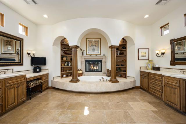 81874 Couples Court, La Quinta CA: https://media.crmls.org/mediaz/6181ad00-ce6b-41a6-9837-7bedb1d4661a.jpg