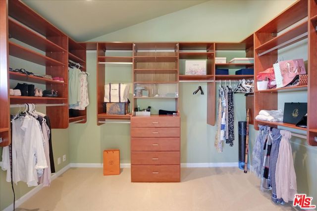 4099 Creciente Drive, Santa Barbara CA: https://media.crmls.org/mediaz/61822362-81a7-45ad-85ba-24e64882f7da.jpg