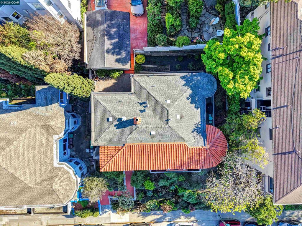 https://media.crmls.org/mediaz/61823ee1-98c0-4825-8bd3-c9373c7a4214.jpg?preset=X-Large