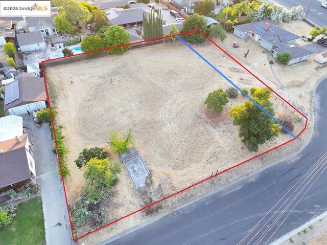 1806 Blossom Drive, Antioch CA: https://media.crmls.org/mediaz/6183008e-917a-4a0b-ae8e-5cb240d309f4.jpg