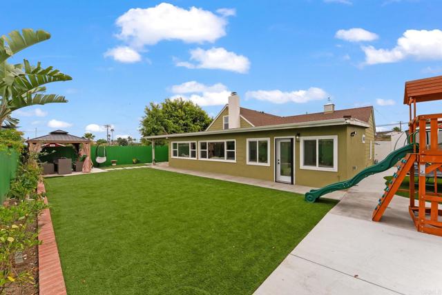 Detail Gallery Image 34 of 43 For 4055 Mount Albertine Ave, San Diego,  CA 92111 - 5 Beds | 4 Baths