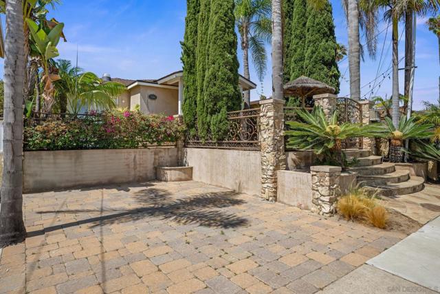 1568 Pacific Beach Dr, San Diego CA: https://media.crmls.org/mediaz/618493da-ab31-44d3-9b8c-d48046d48ad4.jpg