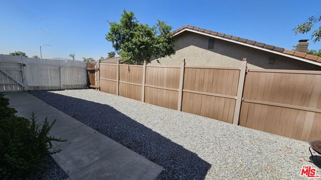 7024 Laurel Place, Highland CA: https://media.crmls.org/mediaz/61851660-32d2-43a9-8b21-b1c98e13ab2f.jpg