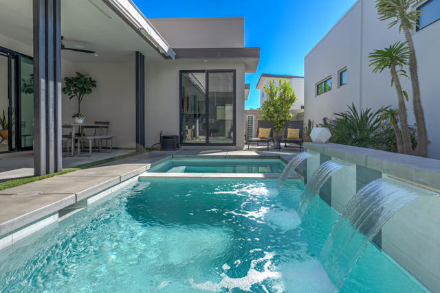 1345 Vue Place, Palm Springs, CA 92262