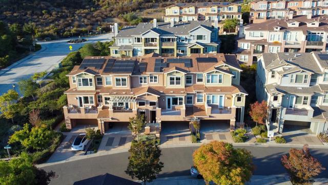 6264 Rocky Point Court, Oakland CA: https://media.crmls.org/mediaz/6185a768-47bd-495b-957c-878dd6cb7a27.jpg