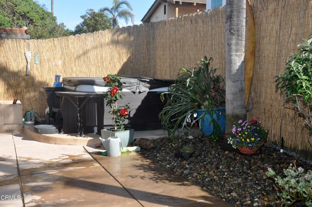 1322 Weymouth Lane, Ventura CA: https://media.crmls.org/mediaz/6185b181-1930-487f-ba57-6c7d011ce1b5.jpg