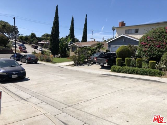 710 Stepney Street, Inglewood CA: https://media.crmls.org/mediaz/6185b21c-8db2-4833-8e5c-01f12ca53bc0.jpg