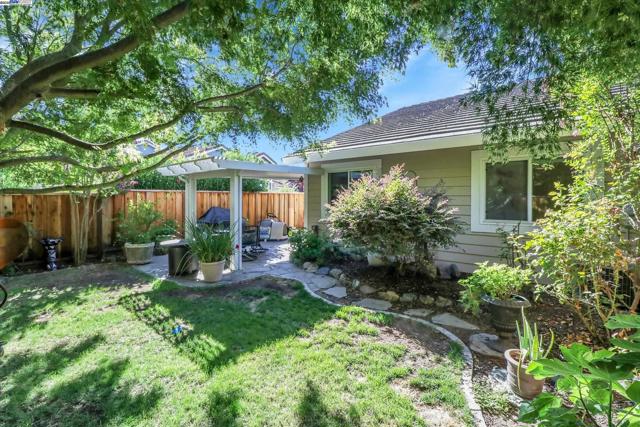 3948 Inverness, Livermore CA: https://media.crmls.org/mediaz/6186afa2-dc37-477e-944c-9b924f774e10.jpg