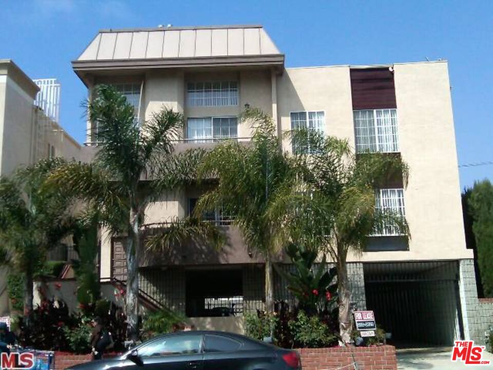 1652 COLBY Avenue #PH201