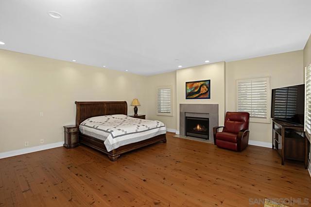 927 Tingley Lane, San Diego CA: https://media.crmls.org/mediaz/6187de27-e0e9-4fee-b582-358538804d73.jpg