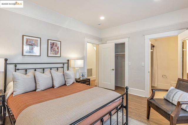 539 Golden Gate Ave, Richmond CA: https://media.crmls.org/mediaz/61882f76-5854-4703-bb8a-637769fa52d4.jpg