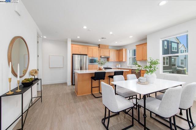 1416 Julia Ln, Concord CA: https://media.crmls.org/mediaz/61888def-ee68-42df-8a2d-e96f1a90b04b.jpg