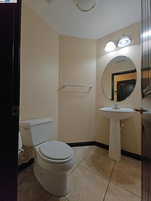 7283 Abbey Dr, Vallejo CA: https://media.crmls.org/mediaz/6188d74d-bb7c-455c-abca-efa8e9188ac8.jpg