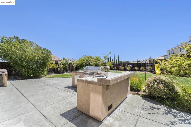 2776 Alves Ranch Rd, Pittsburg CA: https://media.crmls.org/mediaz/61890a7f-4d28-4cd9-9799-fd3d34f1d19c.jpg