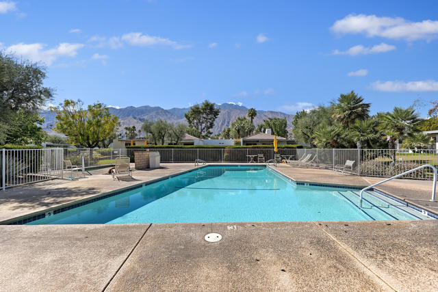 2134 S Sunshine Circle, Palm Springs, CA 92264