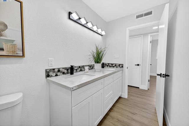 4403 Burke Way, Fremont CA: https://media.crmls.org/mediaz/61893b8d-92de-4136-b6b2-3bd3c943ddf9.jpg