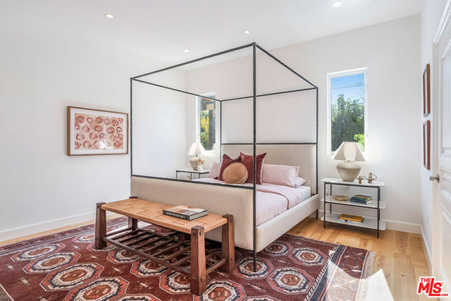 15220 Valleyheart Drive, Sherman Oaks CA: https://media.crmls.org/mediaz/61893ca3-427d-4c61-be79-b531930f6fc2.jpg