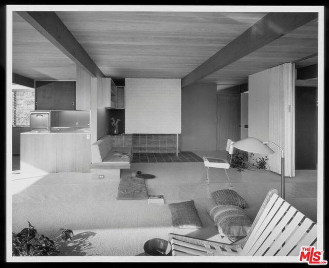 3319 Tareco Drive, Los Angeles CA: https://media.crmls.org/mediaz/61894012-bdd5-4a5c-9f86-c064e870d243.jpg