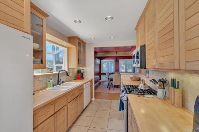 Detail Gallery Image 10 of 33 For 406 N Acacia Ave, Solana Beach,  CA 92075 - 3 Beds | 2 Baths