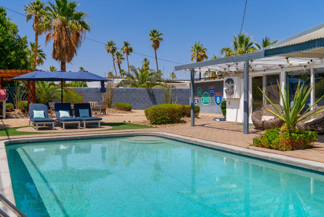 2845 E Wyman Drive, Palm Springs CA: https://media.crmls.org/mediaz/6189a9cf-3796-4d73-b2f4-098967f07f9b.jpg