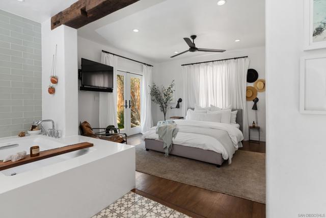 4826 Biona Dr, San Diego CA: https://media.crmls.org/mediaz/618a0cd1-177c-4da7-ba1c-5272d4fc5fa2.jpg