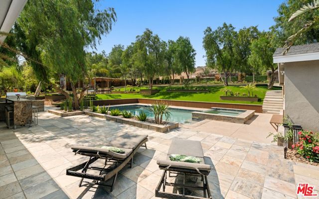 10555 Art Street, Sunland CA: https://media.crmls.org/mediaz/618a6170-e858-4e22-965a-ed0bd8c12adb.jpg